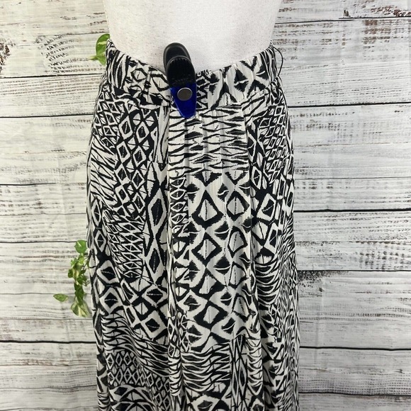 Covington Skirt size Small Black White Sheer Long Maxi Aztec Modest Boho Beach - Picture 12 of 14